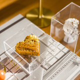 Caixa Acrílico Coração Fios de Cobre Dourado P