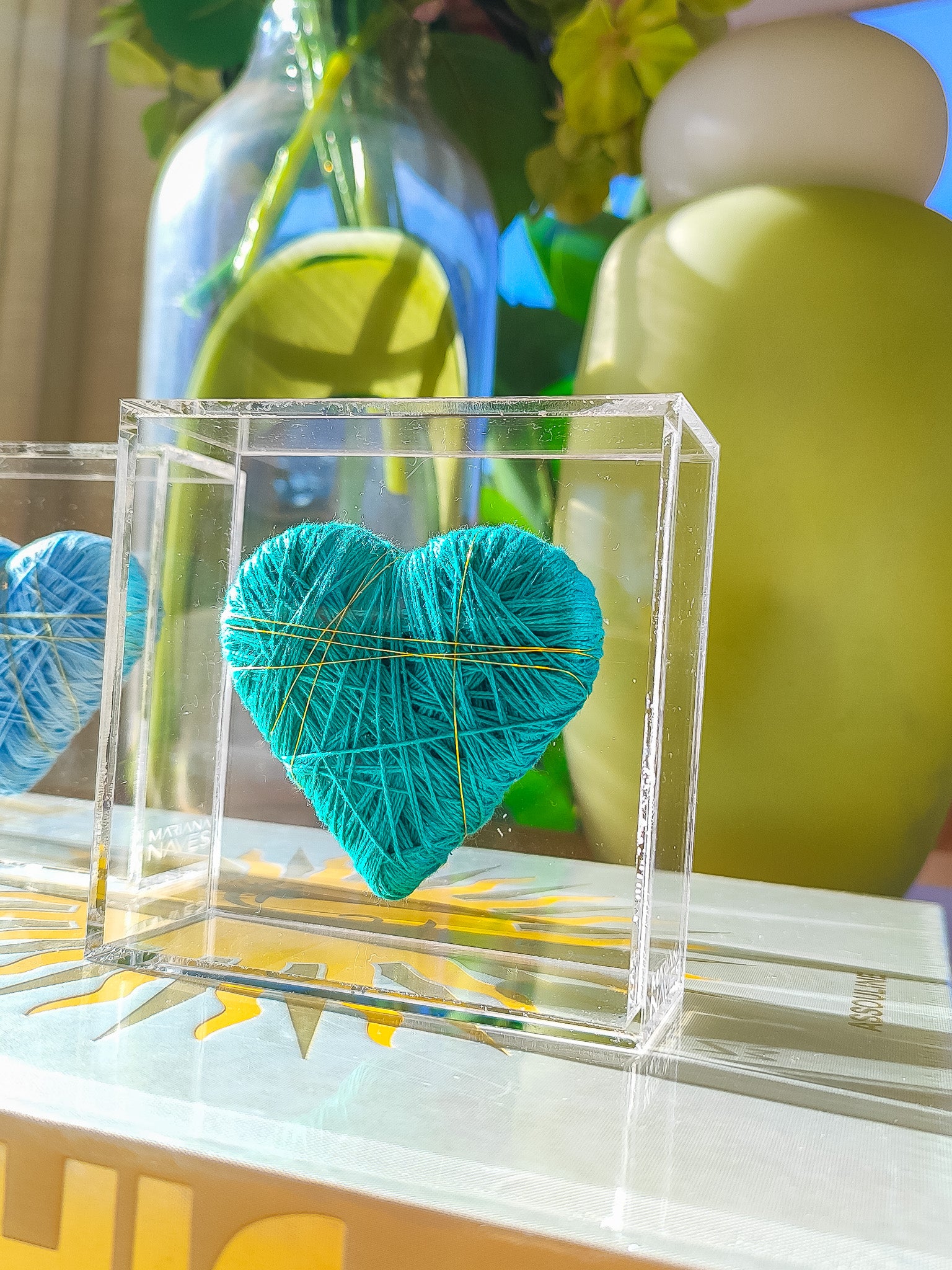 Caixa Acrílico Coração Fios de Cobre Verde Água -  P