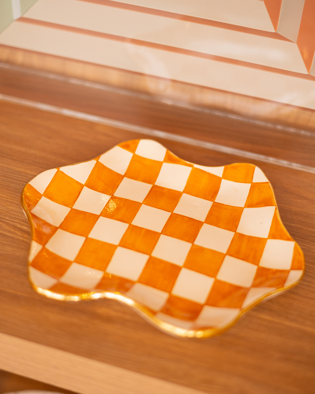 Prato Abstrato Xadrez com Ouro - Laranja