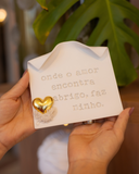 Pergaminho Personalizado em Cerâmica - "Onde o Amor encontra Abrigo, faz Ninho" - 14x14 cm
