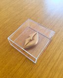Caixa Acrílico Boca Dourada 10x10 cm