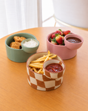 Pote de cerâmica para batata frita Eat Me xadrez ocre e creme com molheira