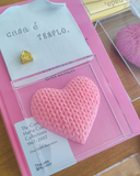 Quadro em Acrílico Coração de Tricot Rosa Claro  - 13 cm