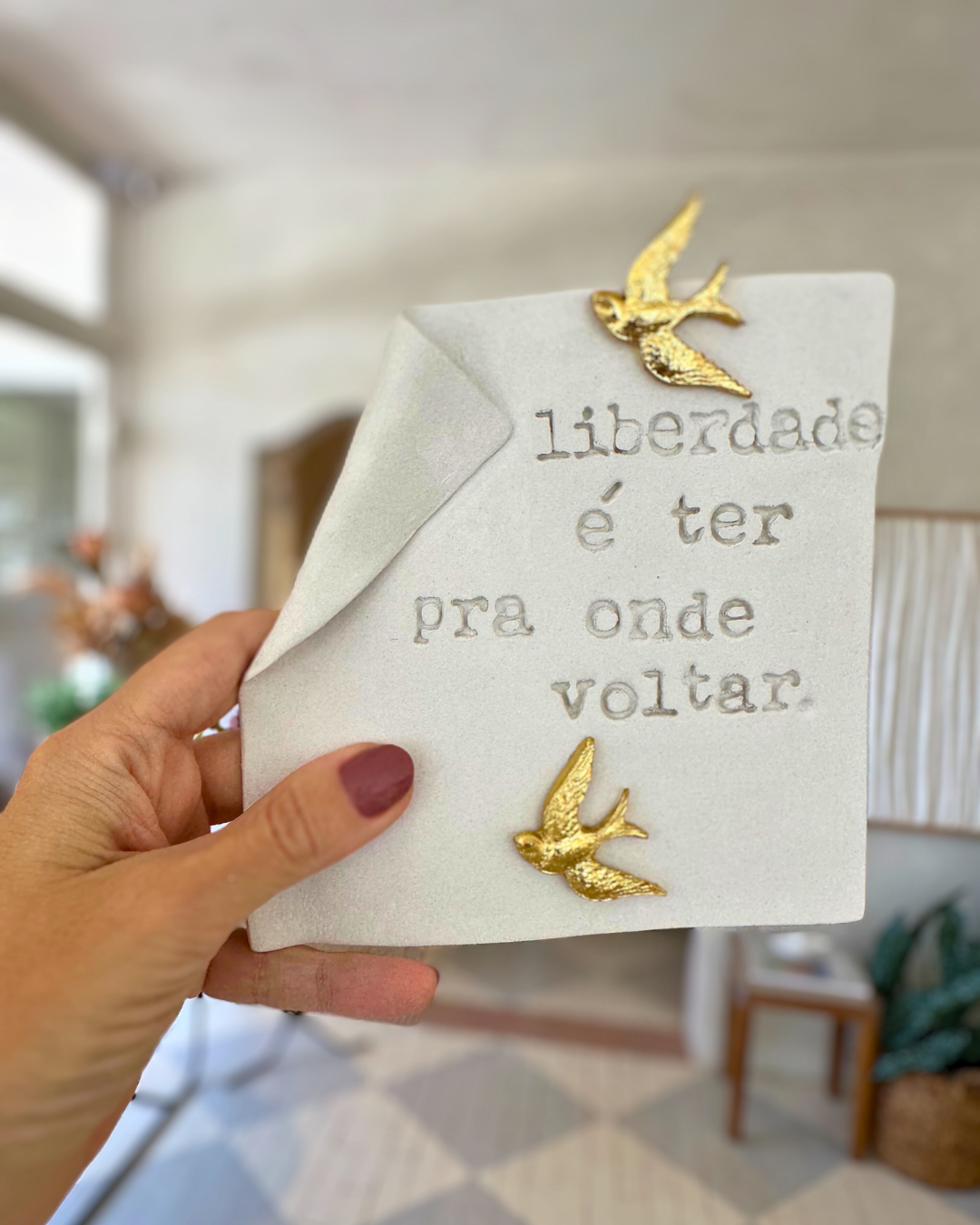 Pergaminho Personalizado em Cerâmica - "Liberdade é ter para onde Voltar"