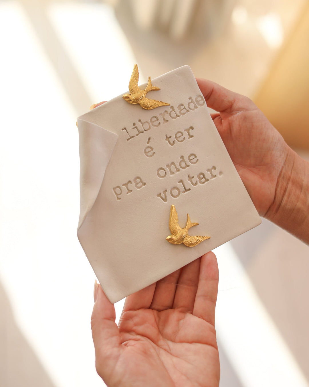 Pergaminho Personalizado em Cerâmica - "Liberdade é ter para onde Voltar"