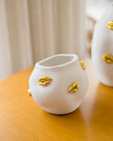 Vaso Lips Dourado em Cerâmica M – 11x11cm