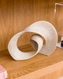 Escultura Orbital em Polirresina - 27x20x12cm