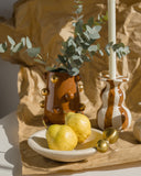 Centro Decorativo em Travertino com Esferas Douradas – 23 cm