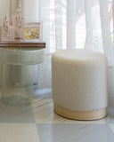 Puff Cilíndrico Bouclé com Base em Madeira