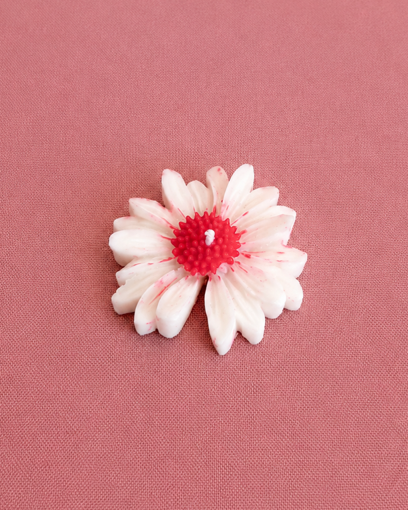Vela Decorativa Margarida – Vermelha e Off White – 5 cm