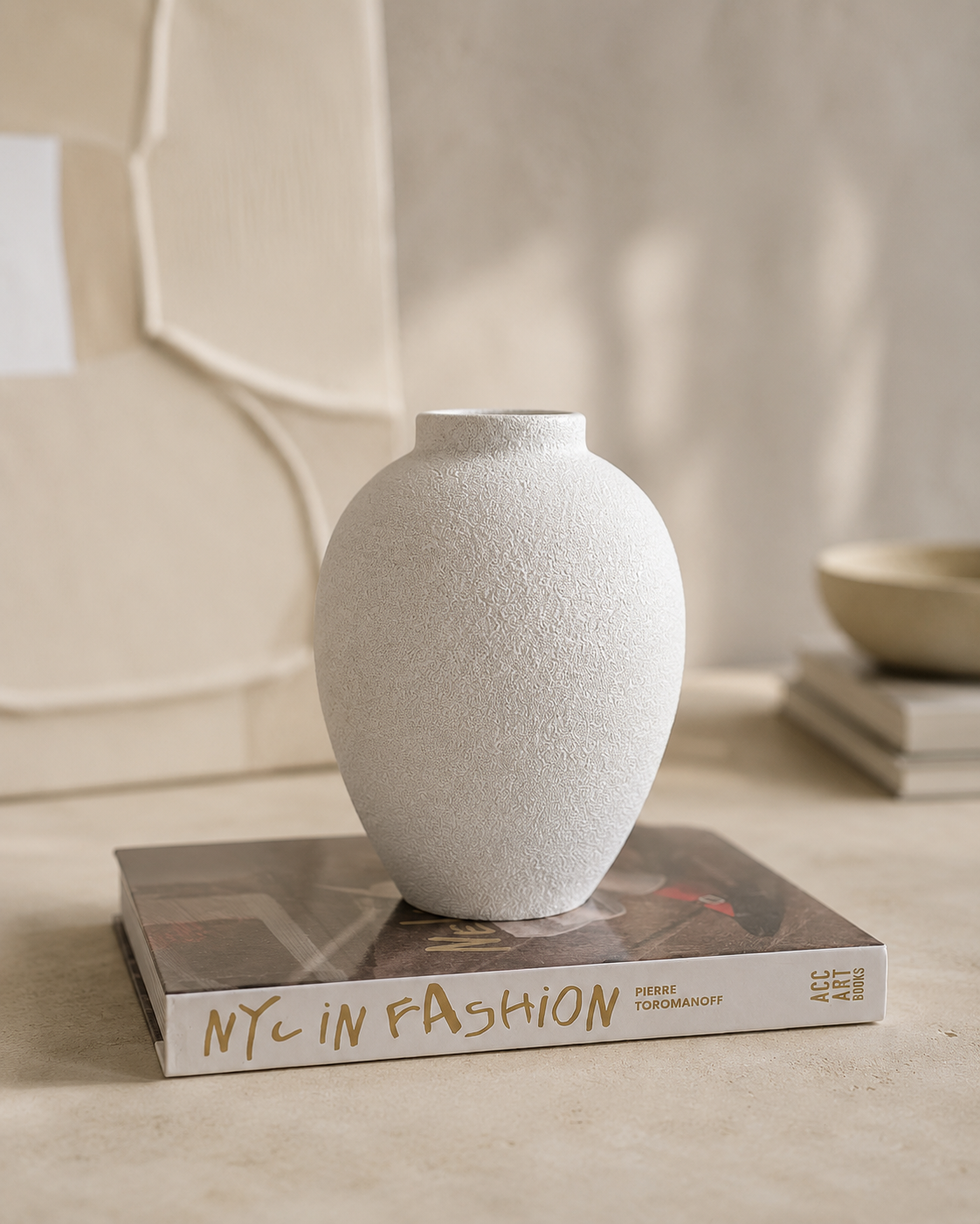 Vaso Core Off White em Metal Texturizado - 25cm