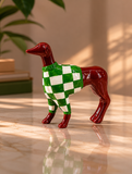 Cachorro Decorativo em Cerâmica com Suéter Xadrez Verde - 19cm