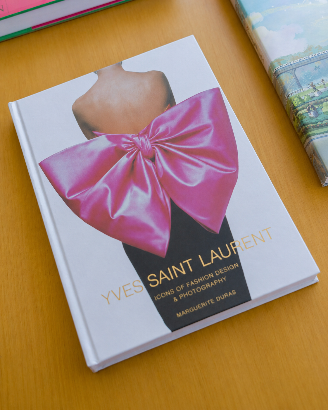 Yves Saint Laurent - Icons of Fashion Design & Photography