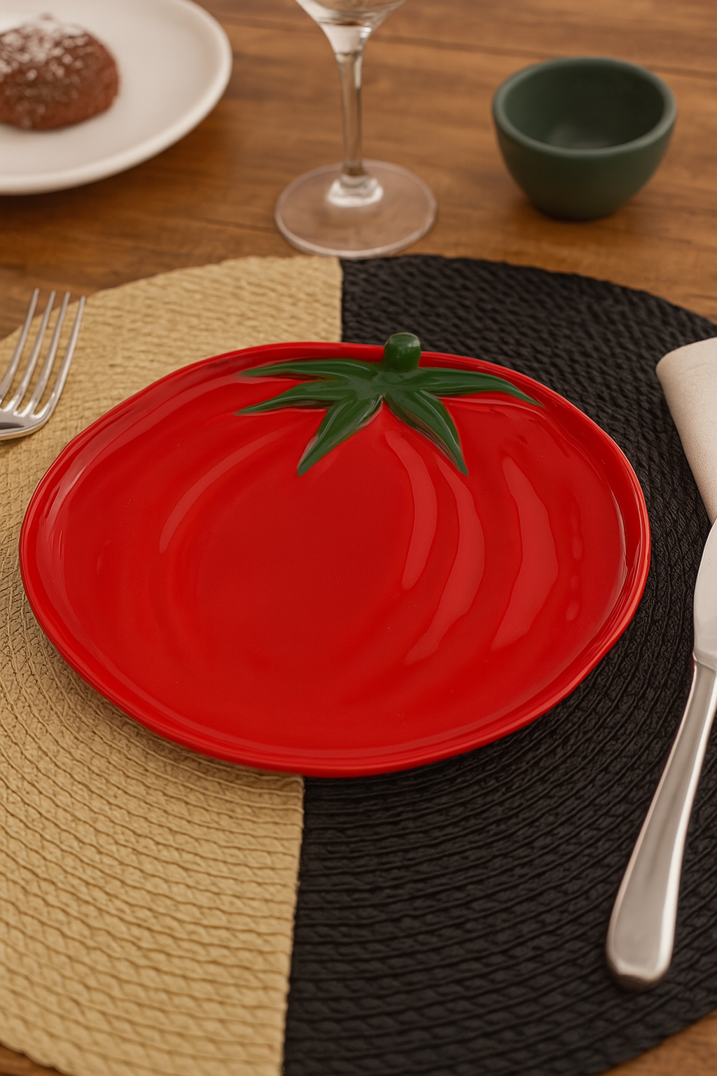 Bandeja Decorativa Tomate em Cerâmica – 22x24 cm