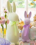 Coelho Decorativo Flocado com Laço - Lilás