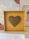 Quadro Decorativo em Madeira e Polímero - Coração Dourado